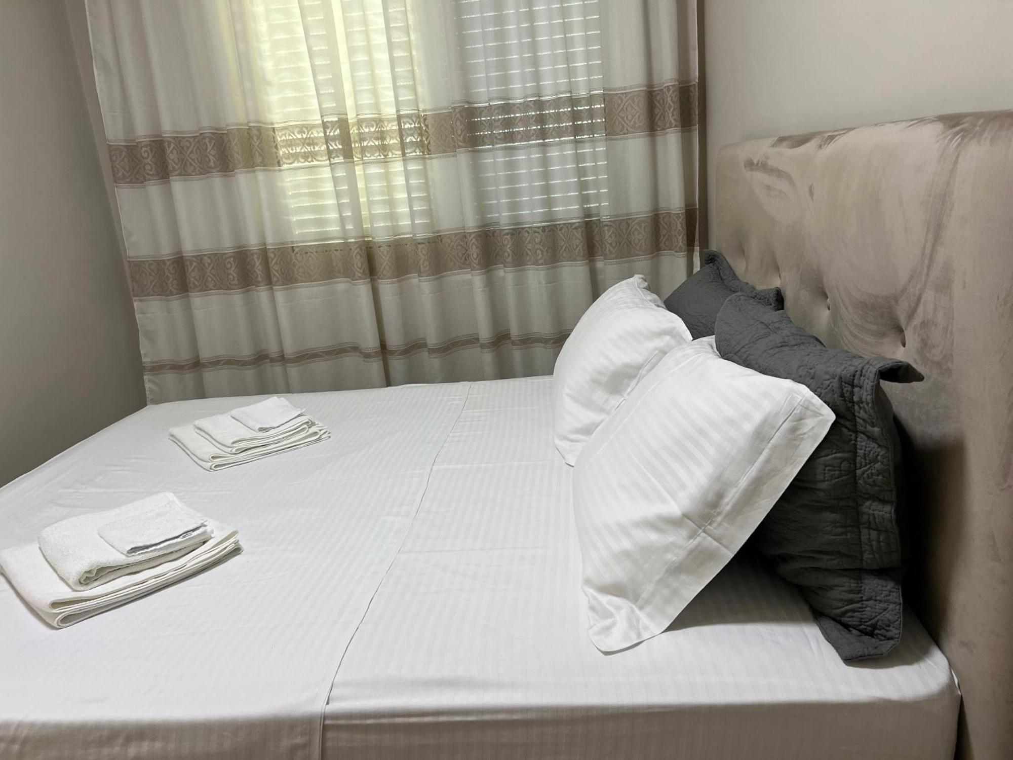Center View Luxury Apartment Tiranë Luaran gambar