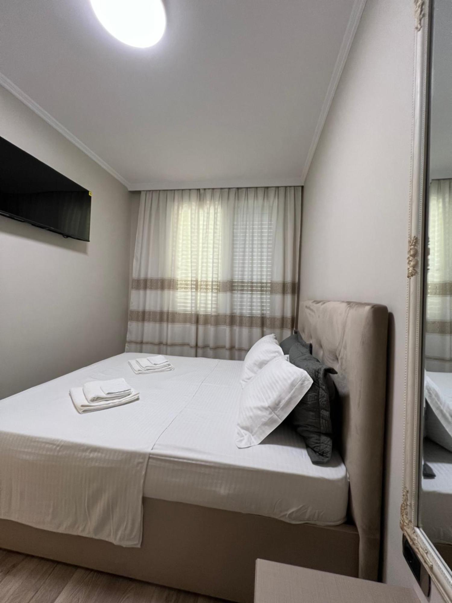Center View Luxury Apartment Tiranë Luaran gambar