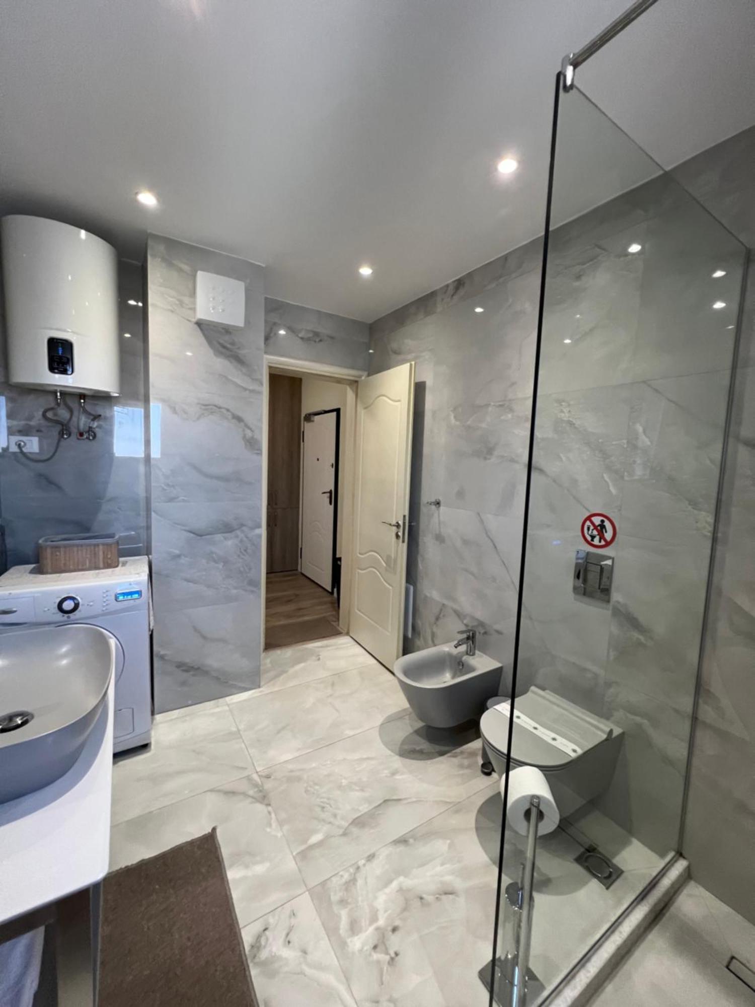 Center View Luxury Apartment Tiranë Luaran gambar