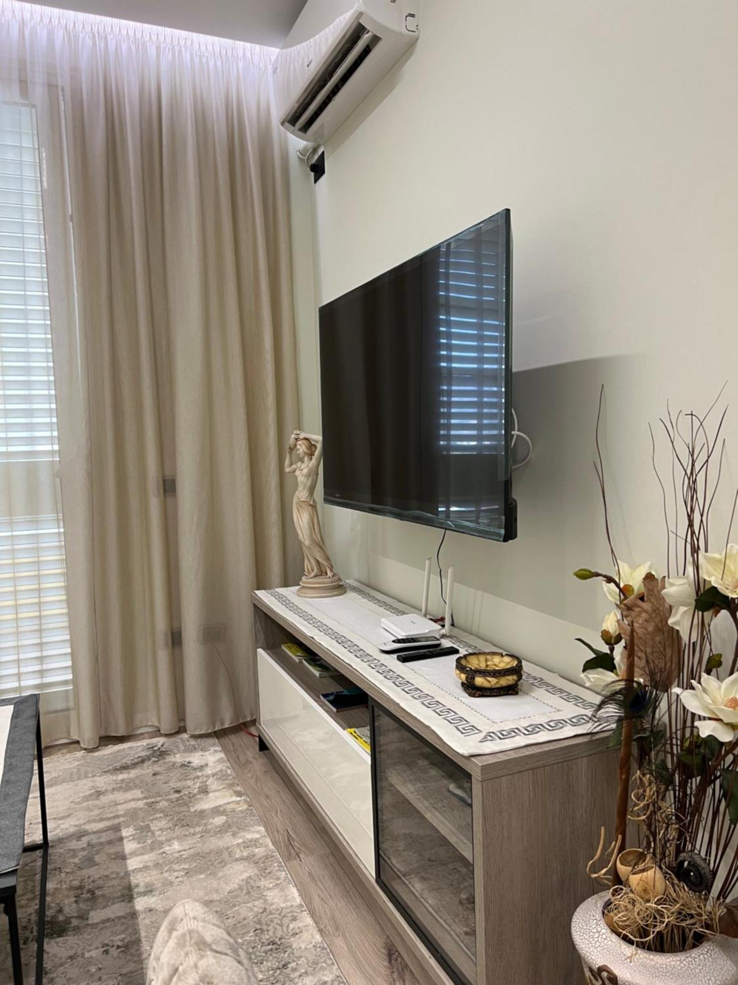 Center View Luxury Apartment Tiranë Luaran gambar