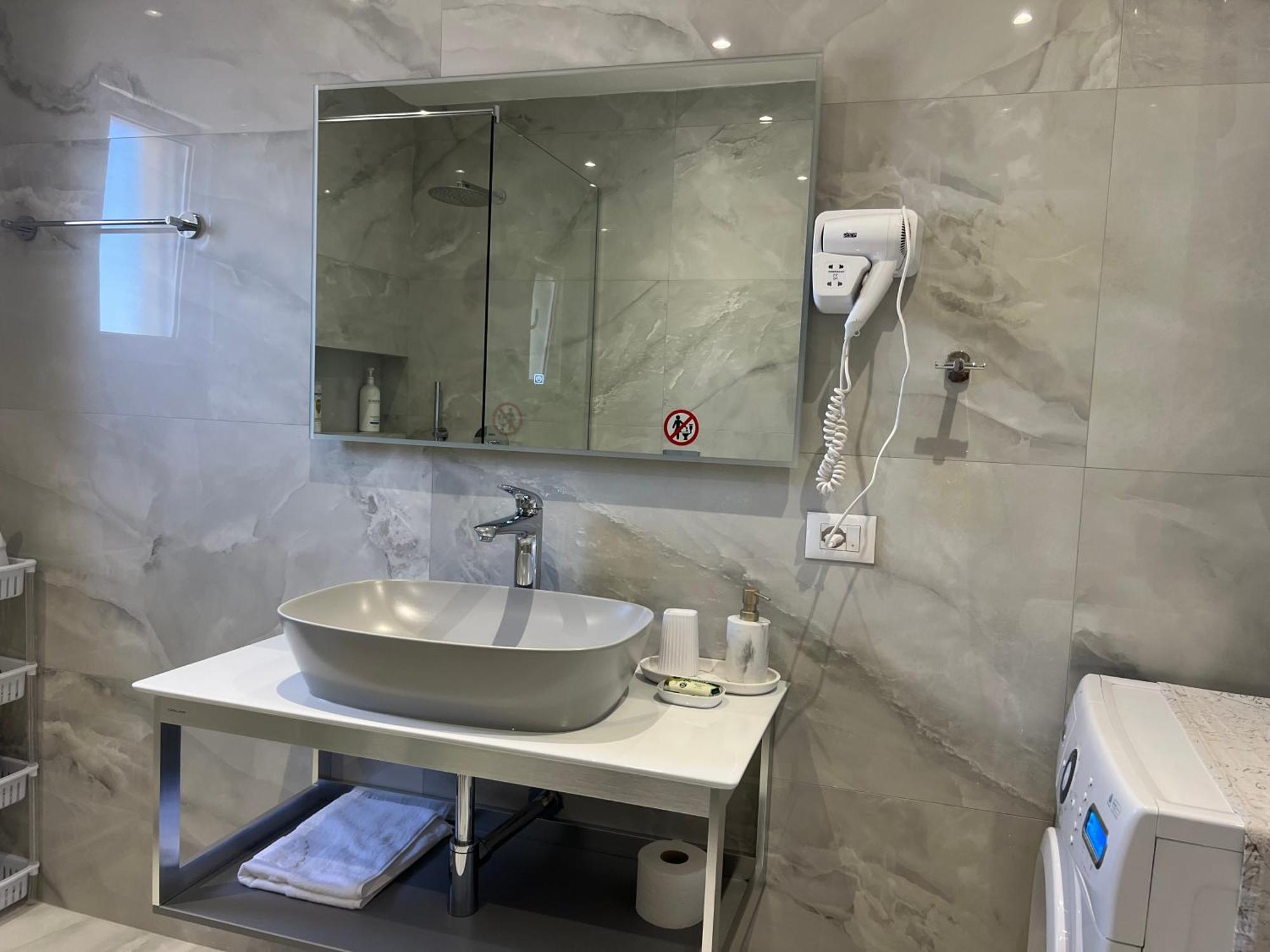 Center View Luxury Apartment Tiranë Luaran gambar
